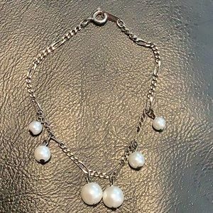 🌹Very small dainty bracelet